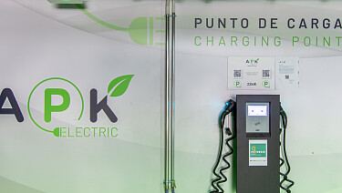 Cargar tu coche eléctrico: guía completa y precios